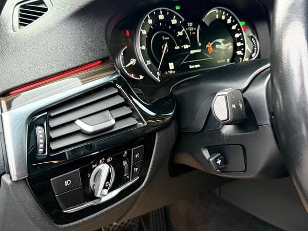 2018 BMW 530 — Miniatură 19