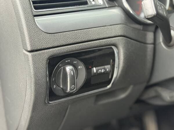 2011 Skoda Superb — Miniatură 12