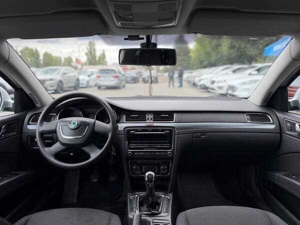 2011 Skoda Superb — Miniatură 7