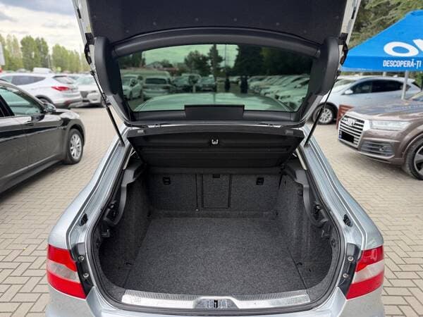 2011 Skoda Superb — Miniatură 15