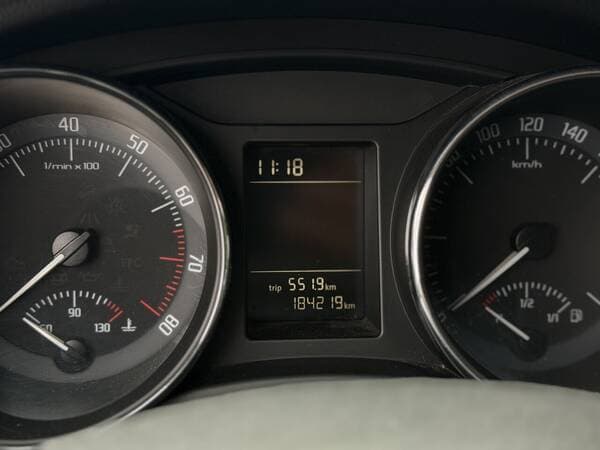 2011 Skoda Superb — Miniatură 8