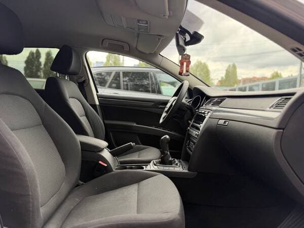 2011 Skoda Superb — Miniatură 6