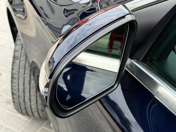 Mercedes C 300 2017 — Миниатюра 5