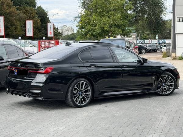 2019 BMW 745e — Miniatură 3