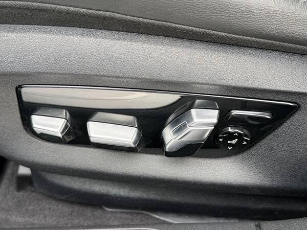 2019 BMW 745e — Miniatură 18