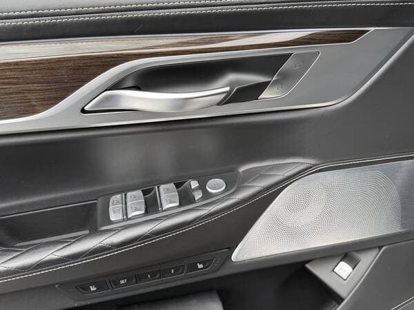 2019 BMW 745e — Miniatură 19