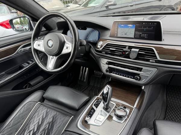 2019 BMW 745e — Miniatură 12