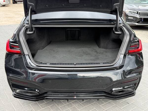 2019 BMW 745e — Miniatură 27