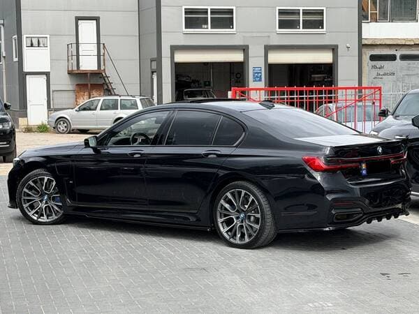 2019 BMW 745e — Miniatură 4
