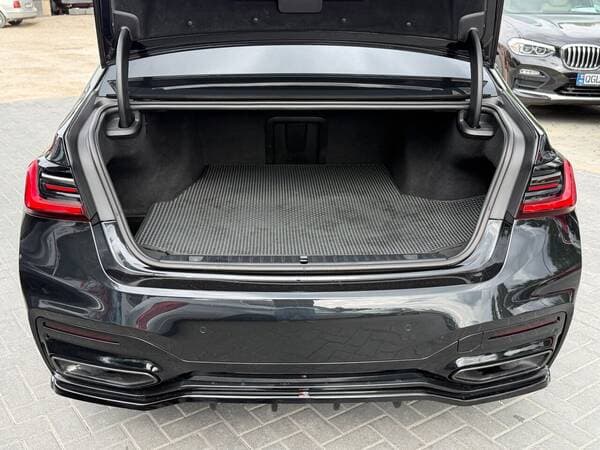 2019 BMW 745e — Miniatură 27