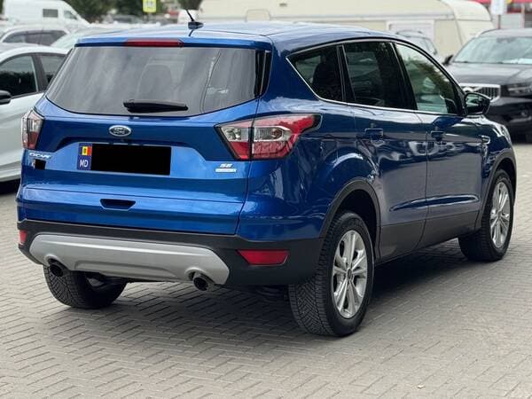 2016 Ford Escape — Miniatură 3