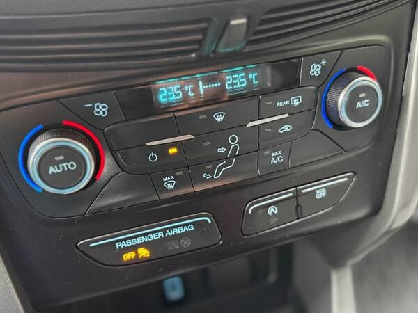 2016 Ford Escape — Miniatură 12