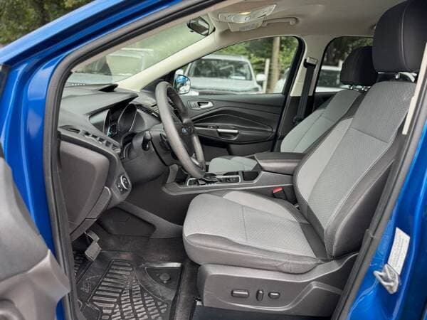 2016 Ford Escape — Miniatură 5
