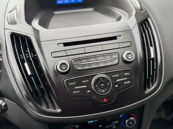 2016 Ford Escape — Miniatură 11