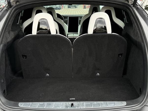 2016 Tesla Model X — Miniatură 19