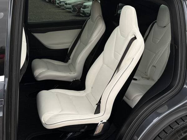 2016 Tesla Model X — Miniatură 16