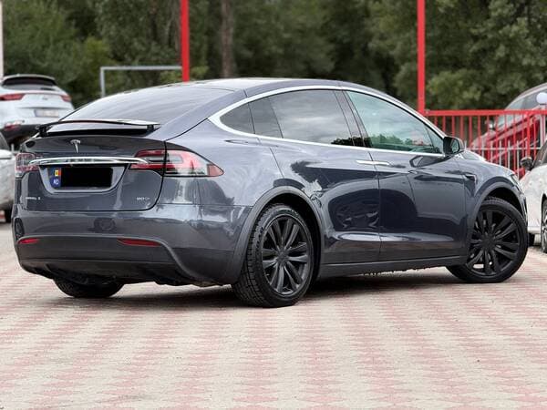 2016 Tesla Model X — Miniatură 3