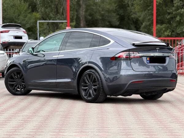 2016 Tesla Model X — Miniatură 4