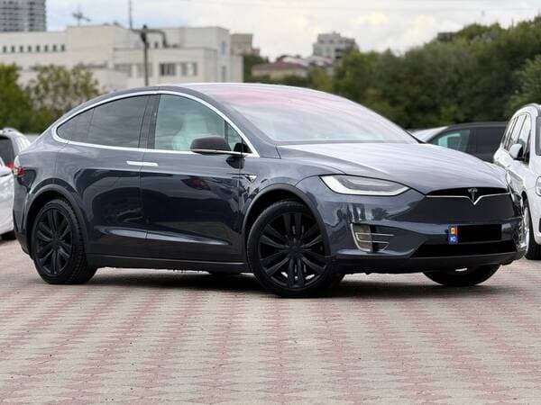 2016 Tesla Model X — Miniatură 2