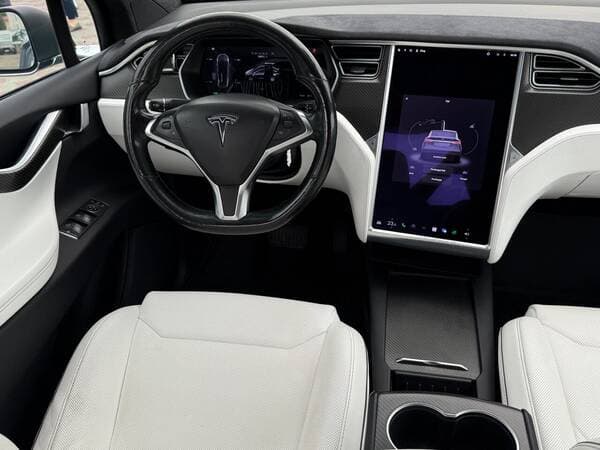 2016 Tesla Model X — Miniatură 7