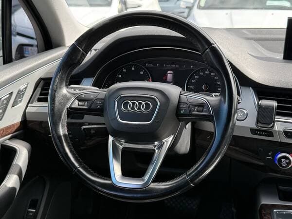 2017 Audi Q7 — Miniatură 10