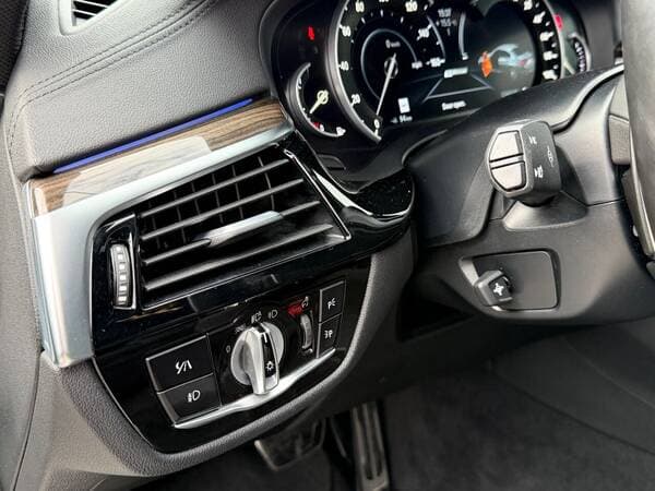 2017 BMW 530e — Miniatură 14