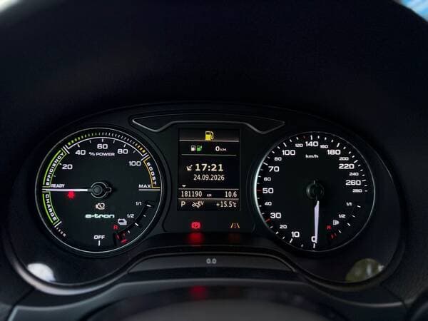 2015 Audi A3 E-tron — Miniatură 11