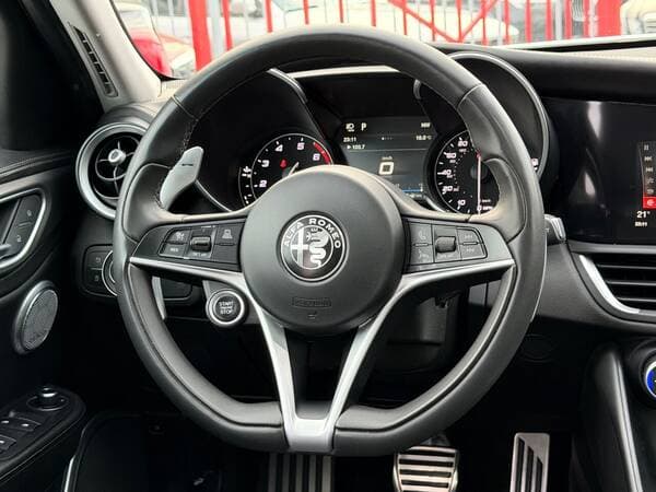 2018 Alfa Romeo Giulia — Miniatură 10