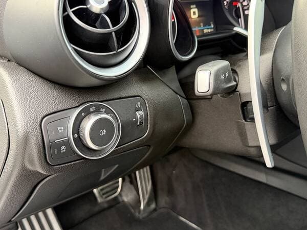 2018 Alfa Romeo Giulia — Miniatură 14