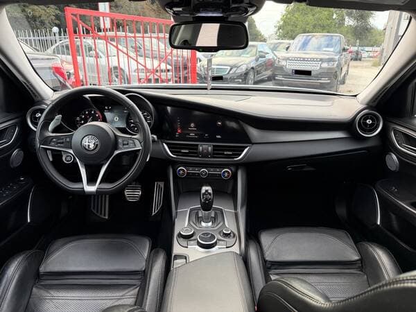 2018 Alfa Romeo Giulia — Miniatură 9