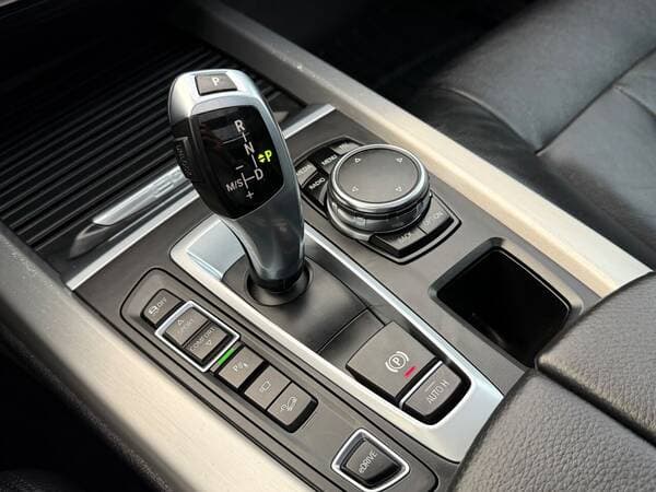 2016 BMW X5 — Miniatură 16