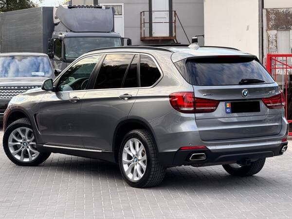 2016 BMW X5 — Miniatură 4