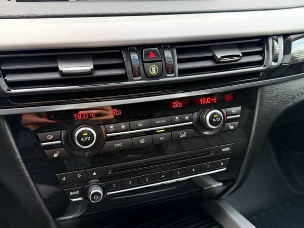 2016 BMW X5 4.0e — Miniatură 15