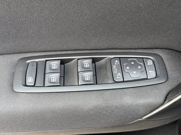 Renault Megane 2017 — Миниатюра 13