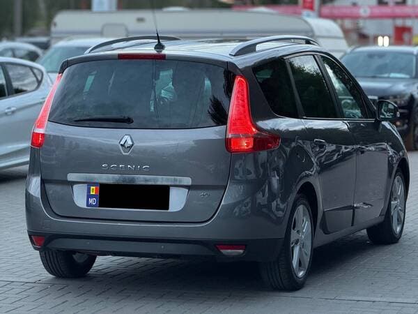 2015 Renault Grand Scenic — Miniatură 3