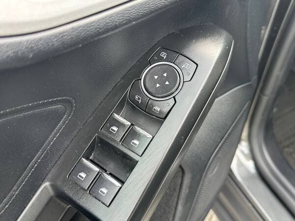 2019 Ford Focus — Miniatură 15