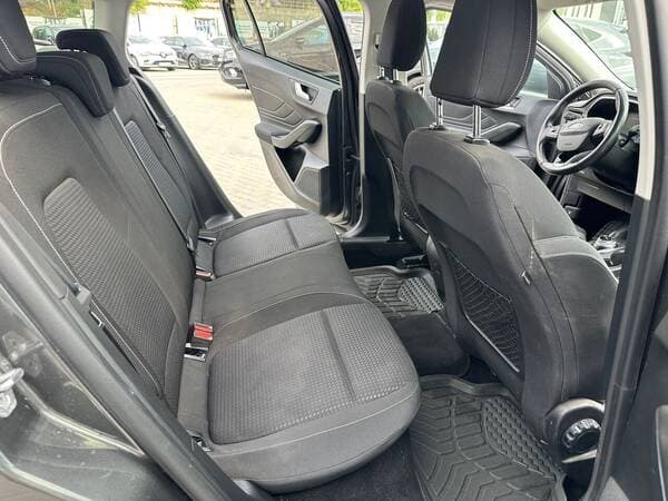 2019 Ford Focus — Miniatură 18