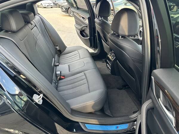 2021 BMW 530 — Miniatură 21