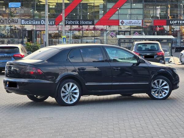 2012 Skoda Superb — Miniatură 4