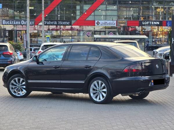 2012 Skoda Superb — Miniatură 3