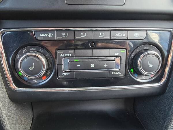 2012 Skoda Superb — Miniatură 9