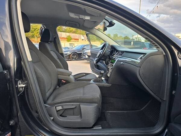 2012 Skoda Superb — Miniatură 5