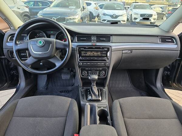 2012 Skoda Superb — Miniatură 6