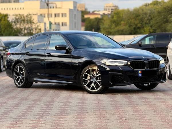 2021 BMW 530e — Miniatură 2