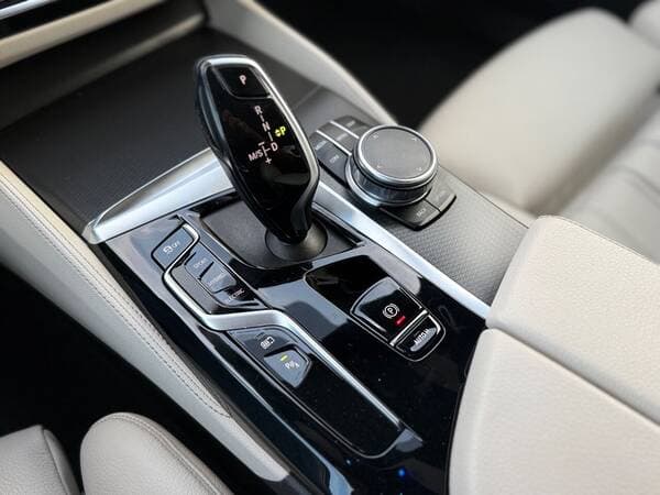 2021 BMW 530e — Miniatură 12