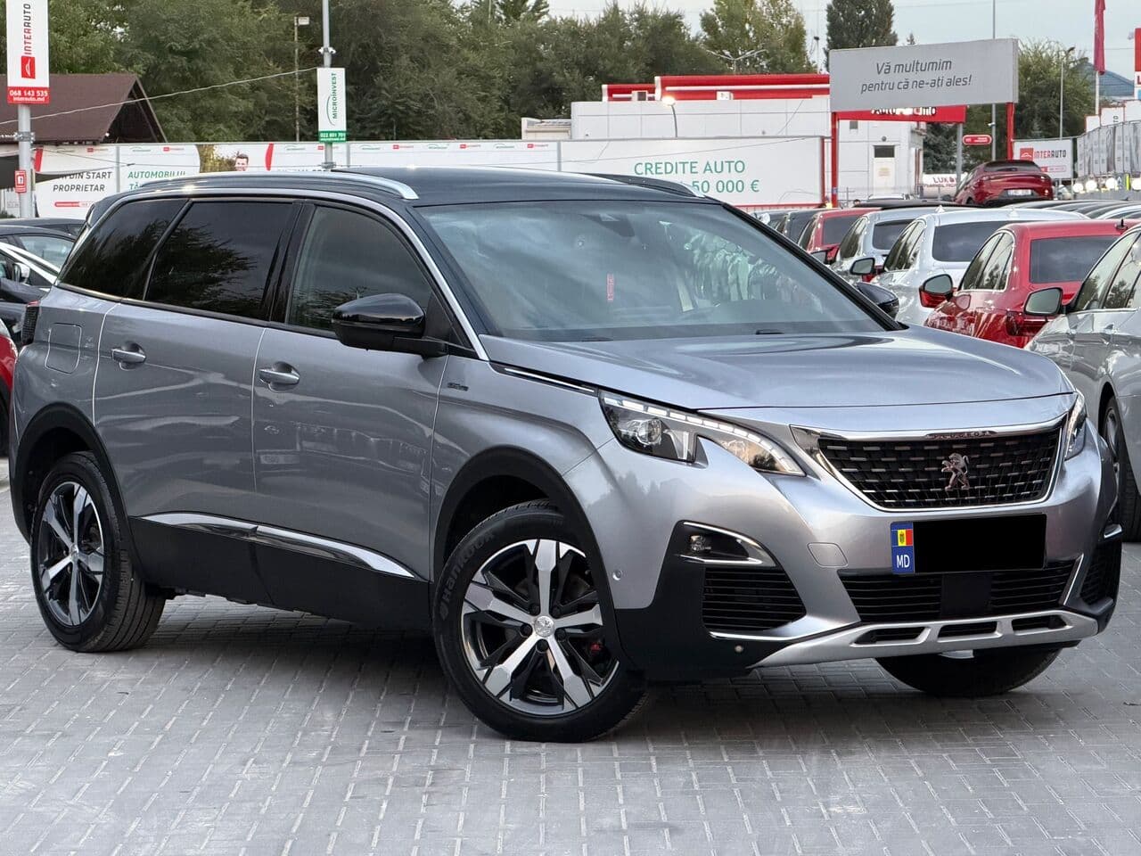 2018 Peugeot 5008 — Foto 1
