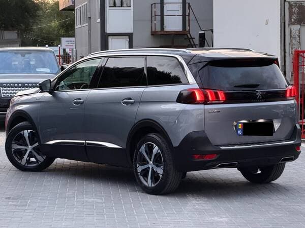 2018 Peugeot 5008 — Miniatură 3