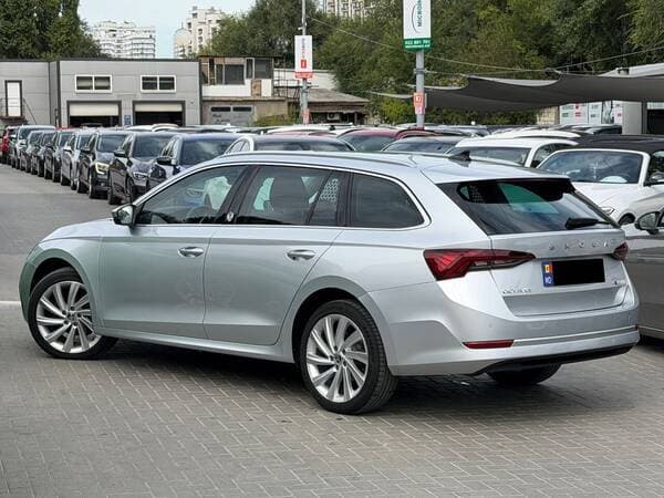 2023 Skoda Octavia — Miniatură 3