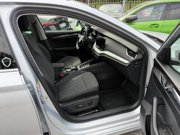 2023 Skoda Octavia — Miniatură 8