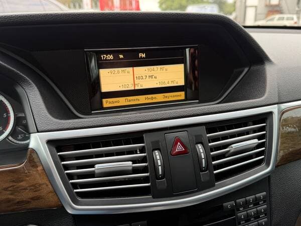 2012 Mercedes E-Class — Miniatură 10